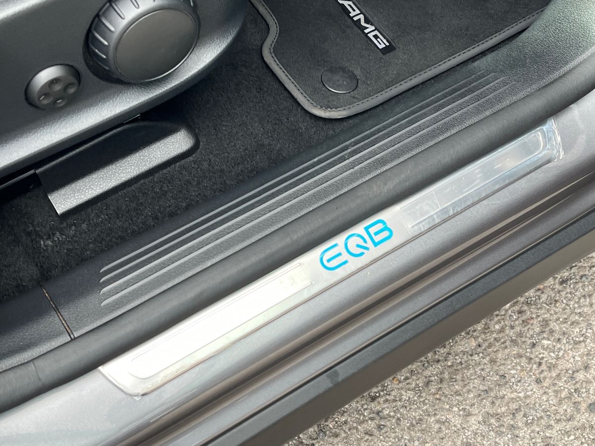 Mercedes-Benz EQB Photo 30