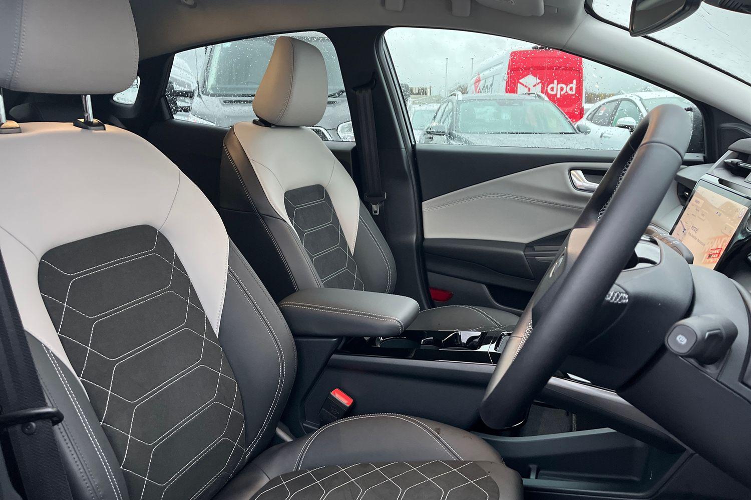 Ford Puma Gen-E Photo 16