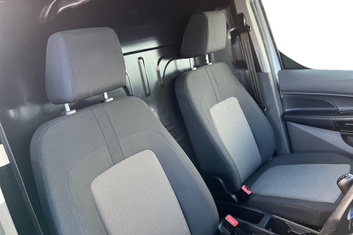 Ford TRANSIT CONNECT Photo 10