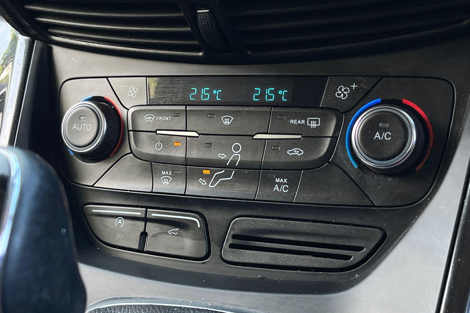 Ford Kuga Photo 32