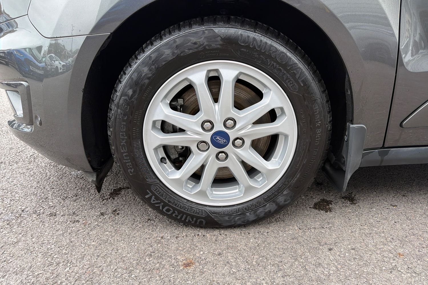 Ford TRANSIT CONNECT Photo 16