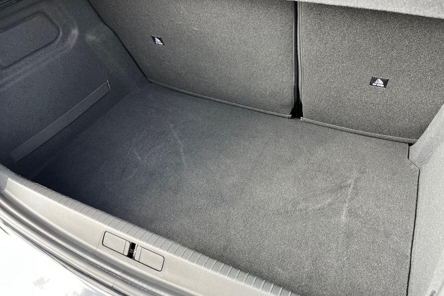 Peugeot 208 Photo autoimg-e16d6af5fa739aa5106a663fc2286ce6c1c28f4c.jpg