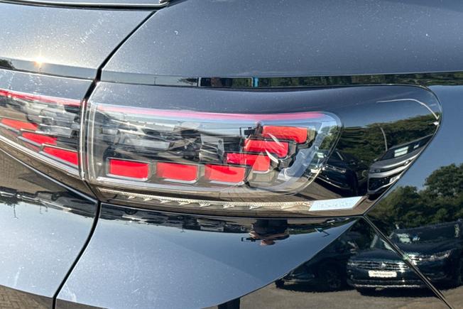 VOLKSWAGEN ID.4 Photo 18