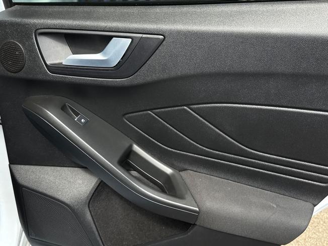 FORD Focus Photo 32