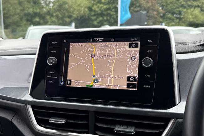 Volkswagen T-Roc Photo 14