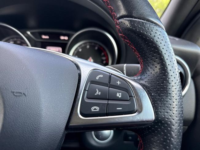 MERCEDES-BENZ Gla Photo 17