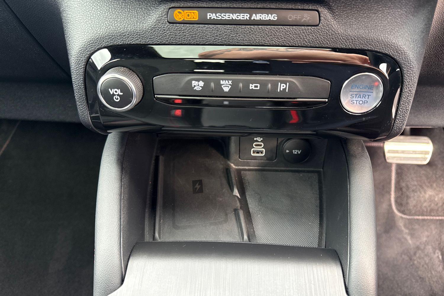 Ford KUGA Photo 31