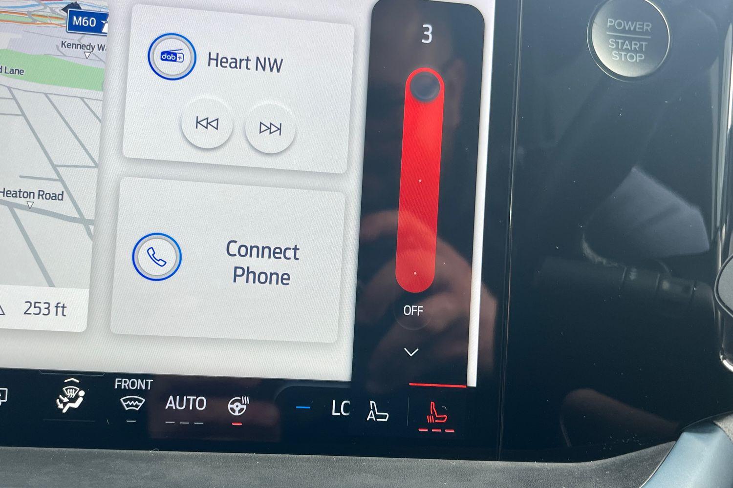 Ford E-TOURNEO COURIER Photo 36