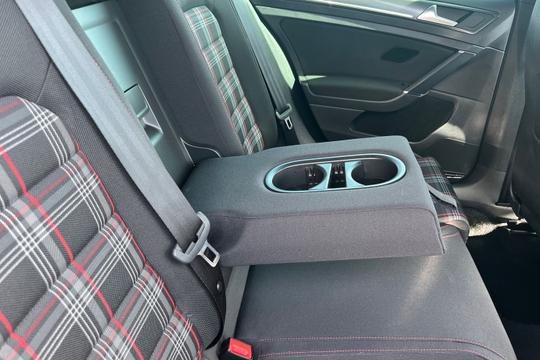 Volkswagen Golf GTI Performance Photo autoimg-e182beb4b93fde87da6a8305c0e2287887414df6.jpg