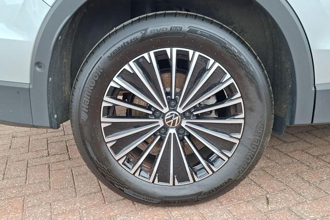 VOLKSWAGEN Tiguan Photo 5