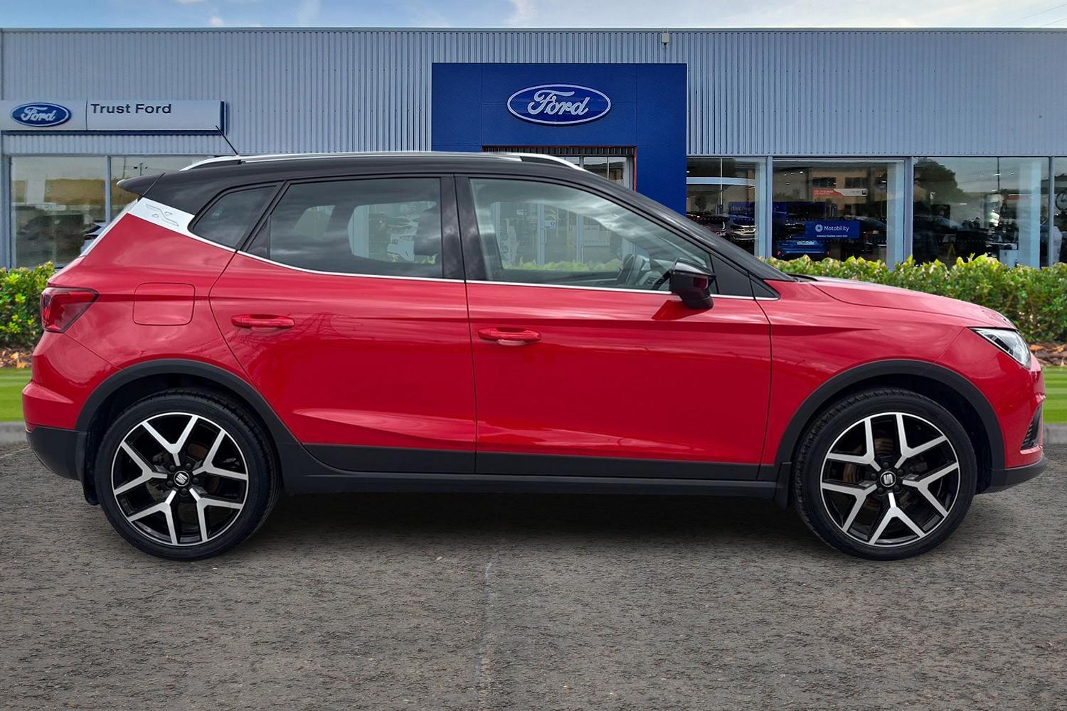 SEAT ARONA Photo 2