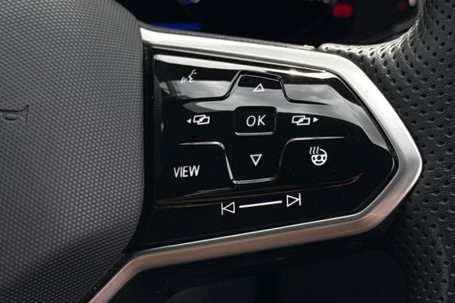 VOLKSWAGEN Tiguan Photo 17