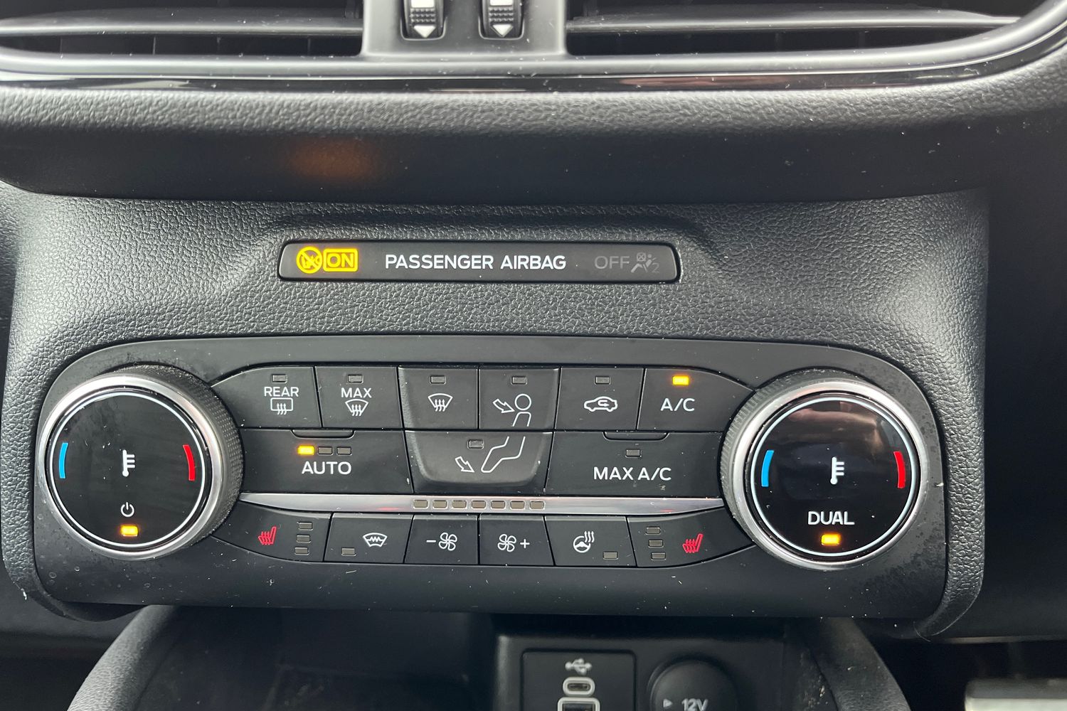 Ford KUGA Photo 34