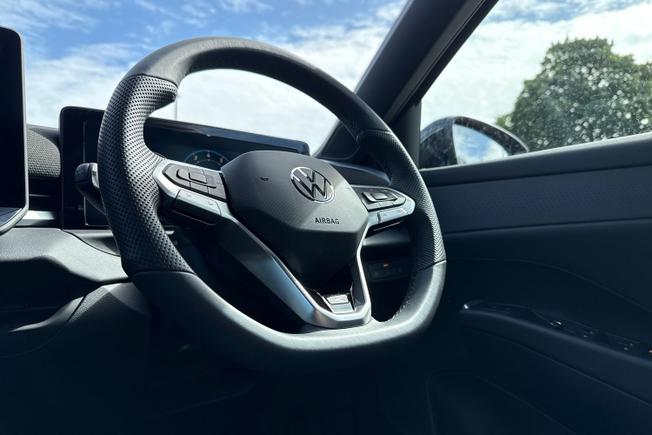 VOLKSWAGEN T-Roc Photo 27