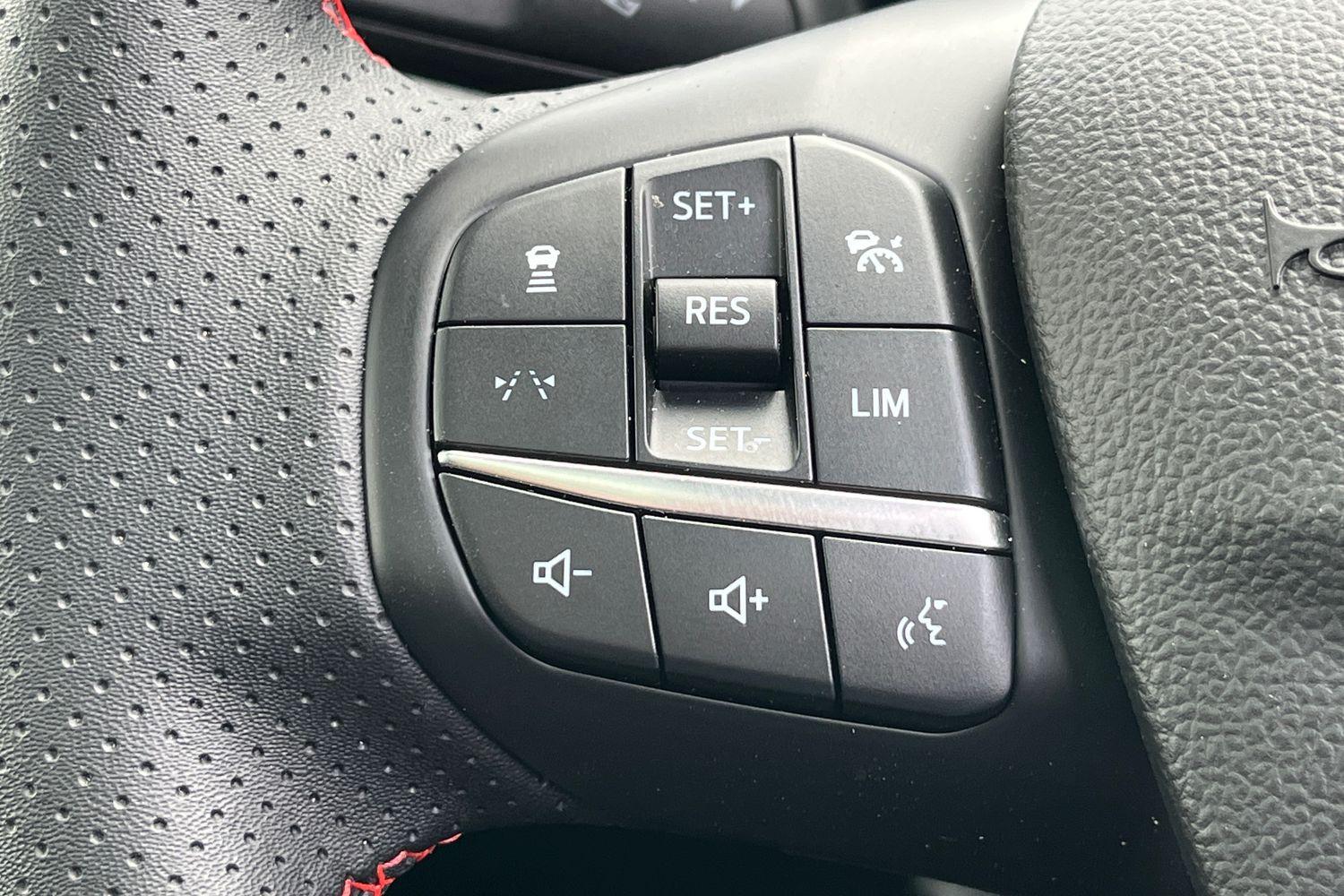 Ford KUGA Photo 32