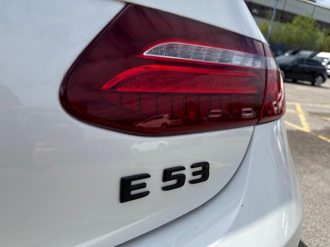 MERCEDES-BENZ E Class Photo 18