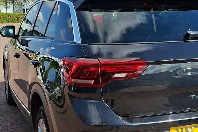 Volkswagen T-Roc Photo 18