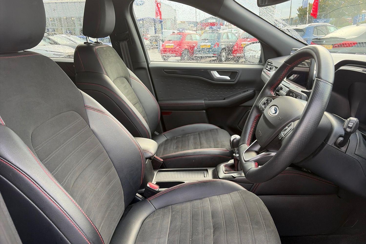 Ford KUGA Photo 16