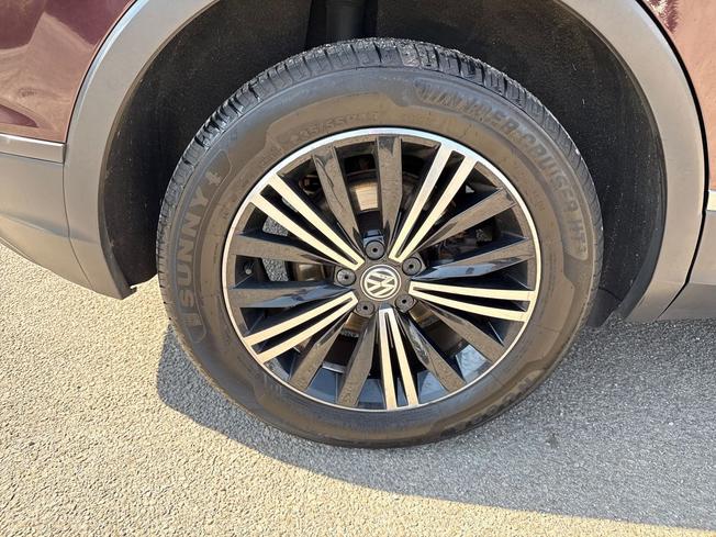 VOLKSWAGEN Tiguan Photo 24
