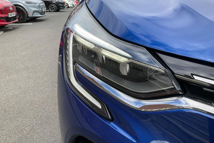 Renault CAPTUR Photo autoimg-e19ed26f9d48b8ce7a8f651f76affd54ebc267a4.jpg