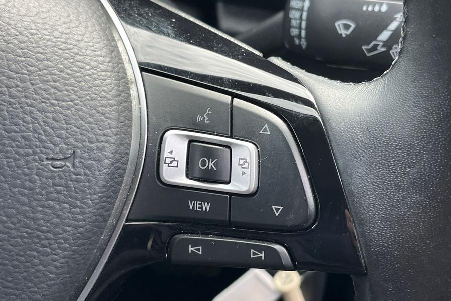 Volkswagen T-Roc Photo autoimg-e19ffd9c5307ba02b8549d447670fd669dcecd3b.jpg