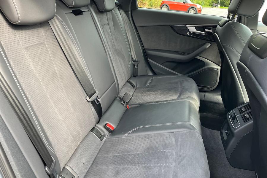 Audi A4 Photo autoimg-e1a1f6b9a4ab2c2ce8eb03c409ab8c163efb2ab8.jpg