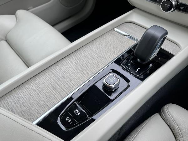 Volvo XC60 Photo autoimg-e1a41f018b626e507c99bd9b4f45ef414feb067a.jpg