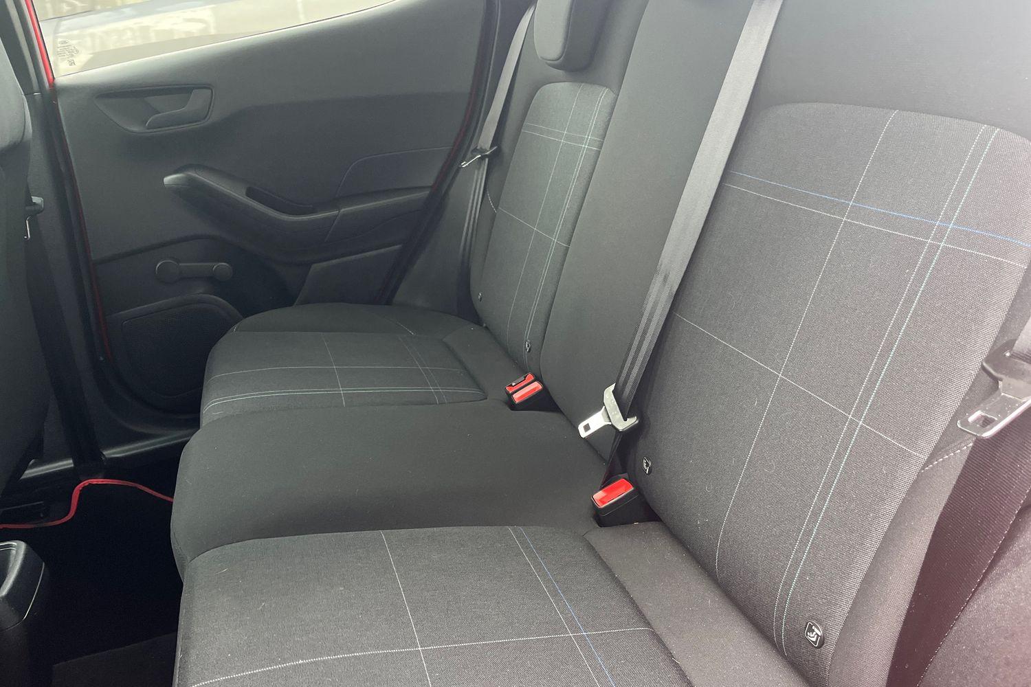 Ford FIESTA Photo 19