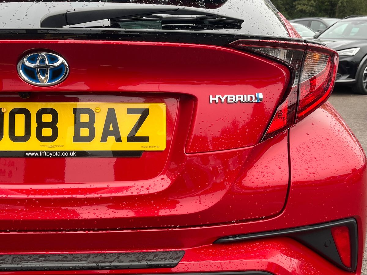 Toyota C-HR Photo 20