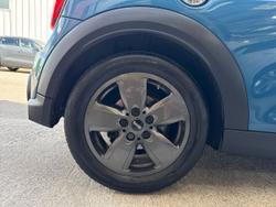 MINI Hatch Photo 5