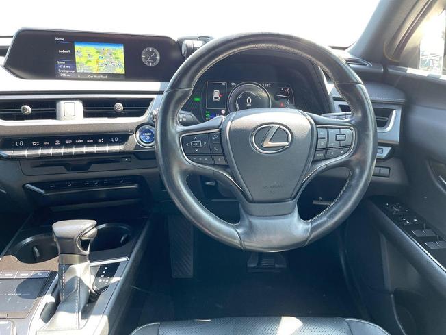 LEXUS UX Photo 11