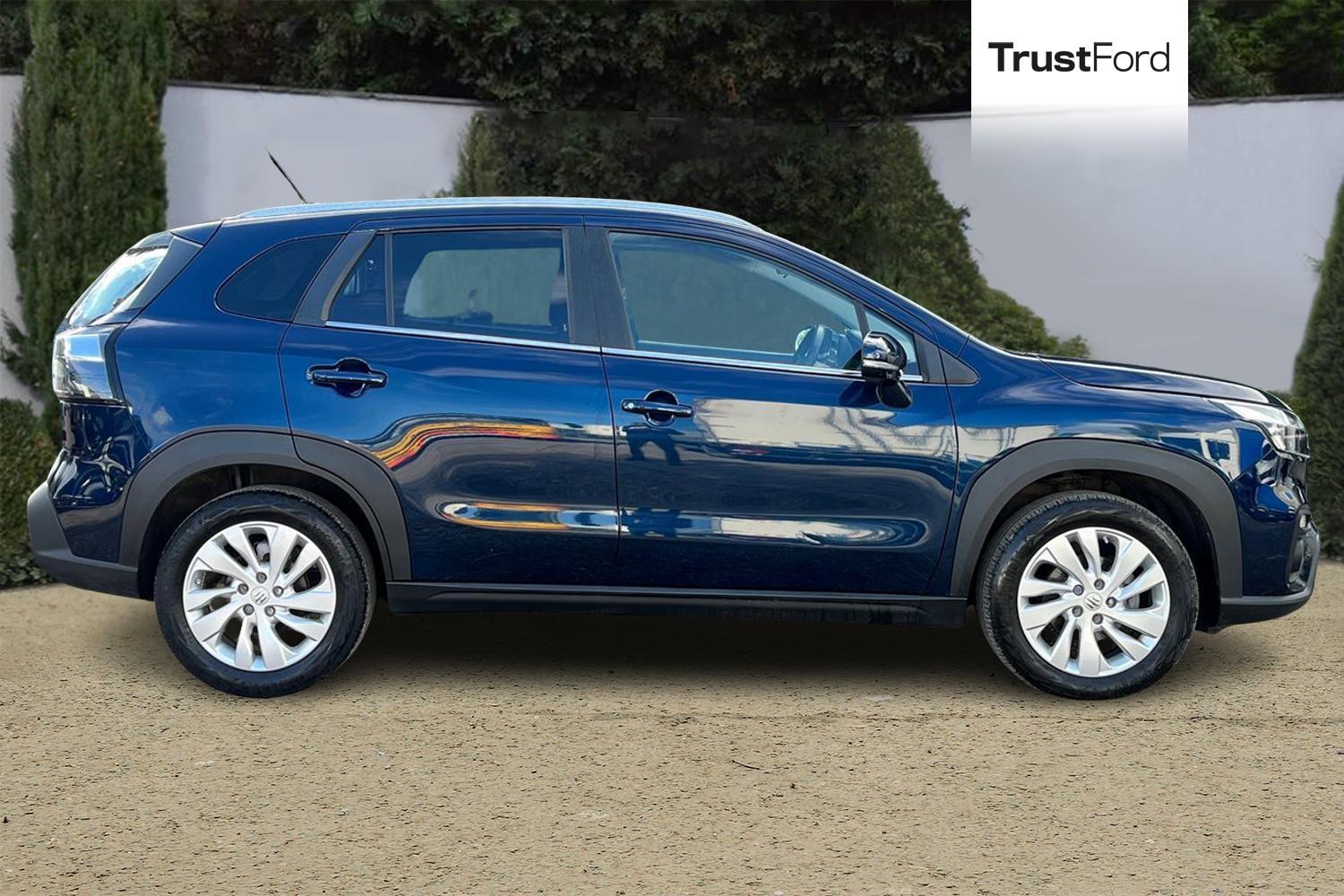 Suzuki S-CROSS Photo 2