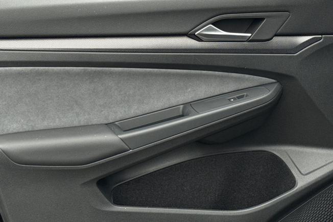 VOLKSWAGEN Golf Photo 46