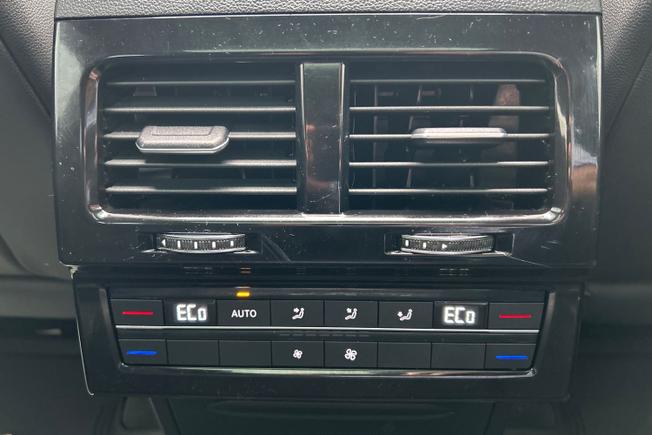 VOLKSWAGEN Touareg Photo 56