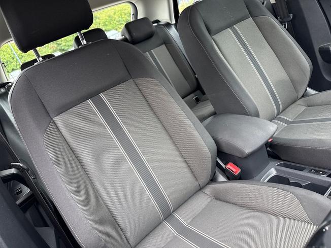 VOLKSWAGEN T-Roc Photo 26