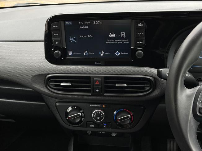 HYUNDAI i10 Photo 14