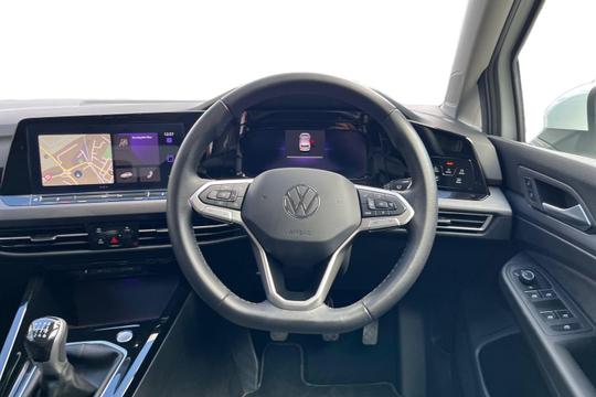 Volkswagen Golf Photo autoimg-e1beaf5e7f217b349b9e9707869011aee6b6ec8d.jpg