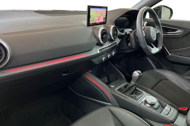 AUDI Q2 Photo 2