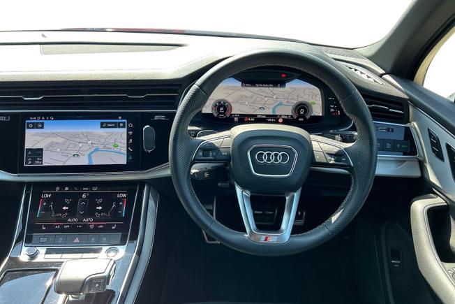 AUDI Q7 Photo 11