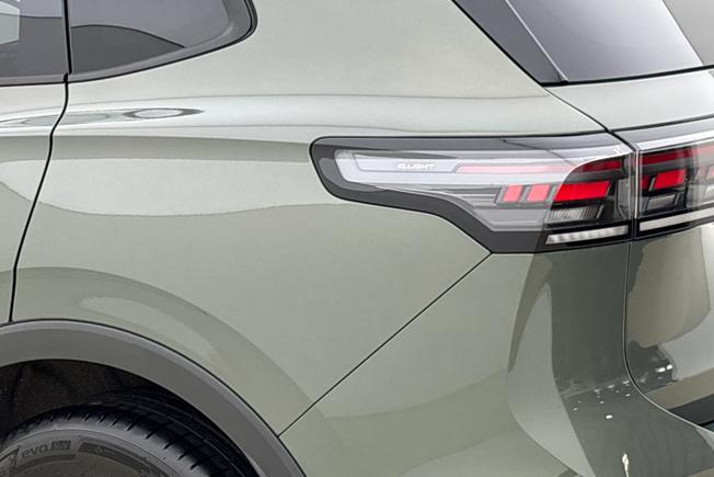 VOLKSWAGEN Tiguan Photo 18