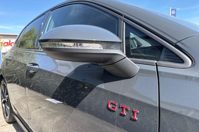 VOLKSWAGEN Golf Photo 20