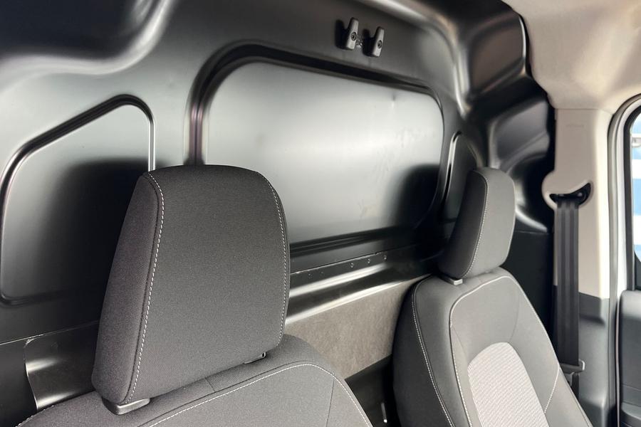 Ford E-Transit Courier Photo autoimg-e1d94b89d122d0fcc383b4719a5a745ea666c70b.jpg