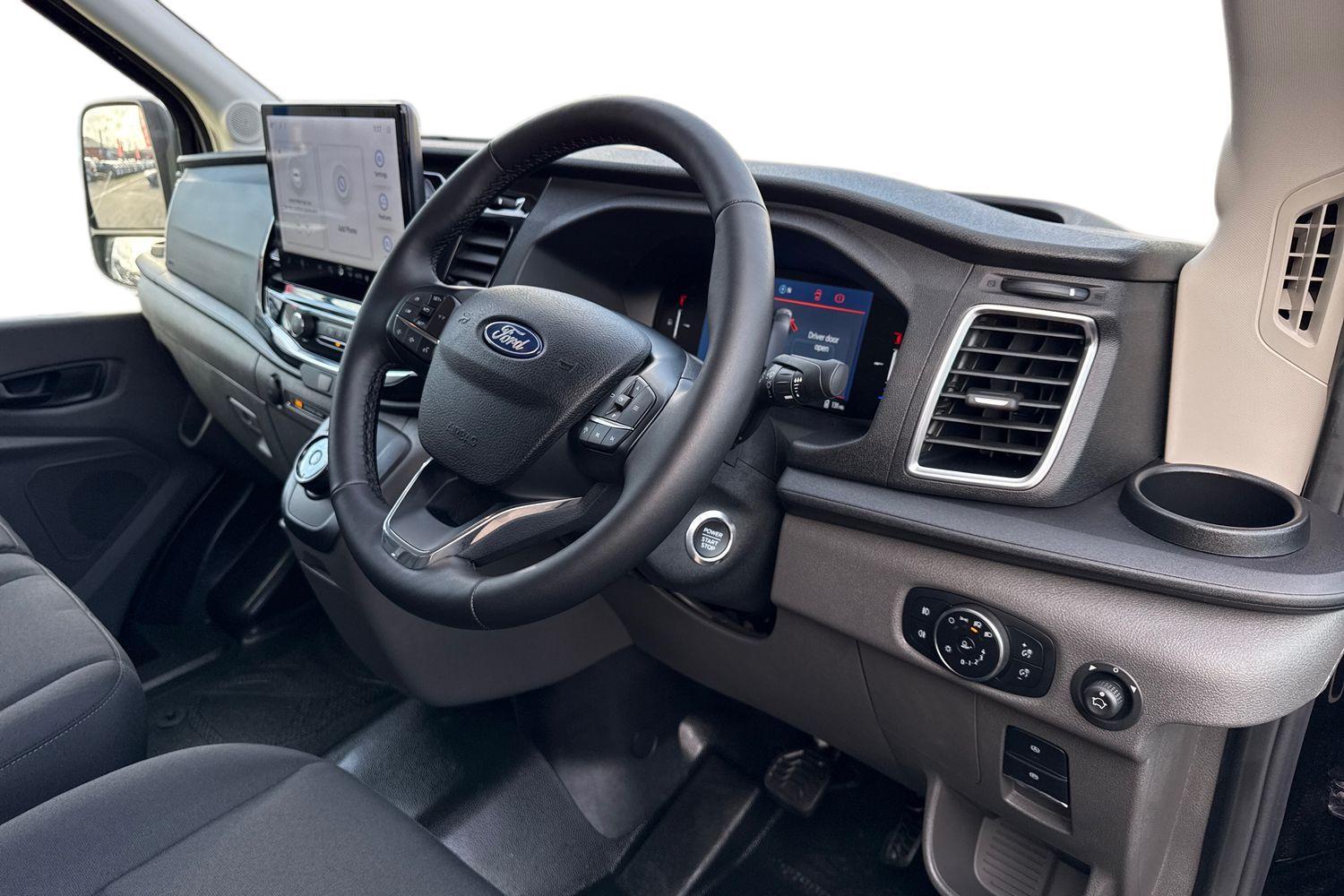 Ford E-TRANSIT Photo 12
