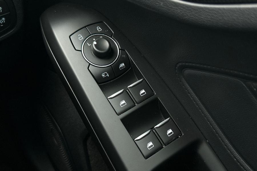 Ford Focus Photo autoimg-e1e02c98a1cda2e8dde7473501df6a58a6294ab4.jpg