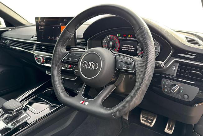 AUDI A4 Avant Photo 6