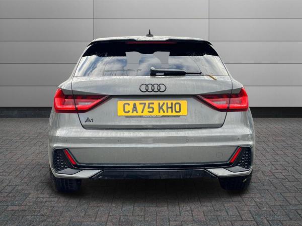 Audi A1 Photo autoimg-e1e16beb116e7050281635b8b79f000cbf3157e6.jpg