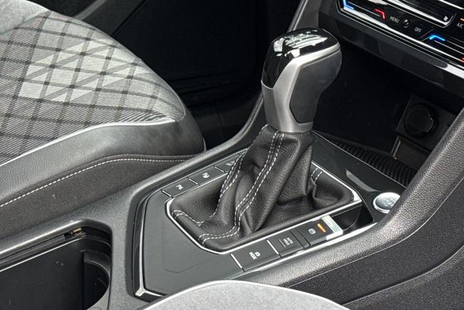 VOLKSWAGEN Tiguan Photo 24