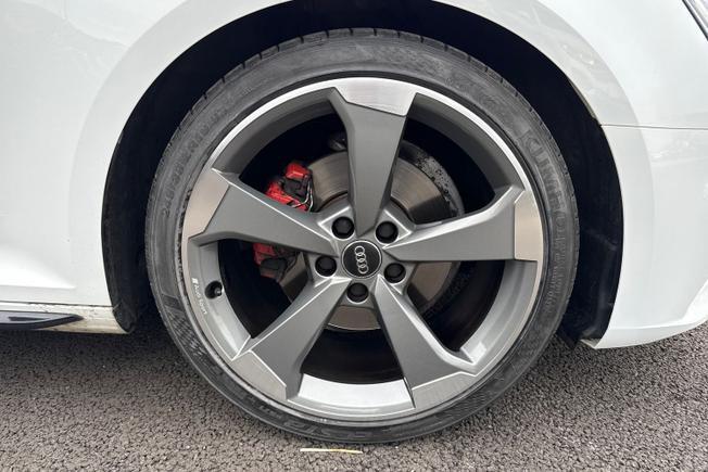 AUDI A4 Avant Photo 5