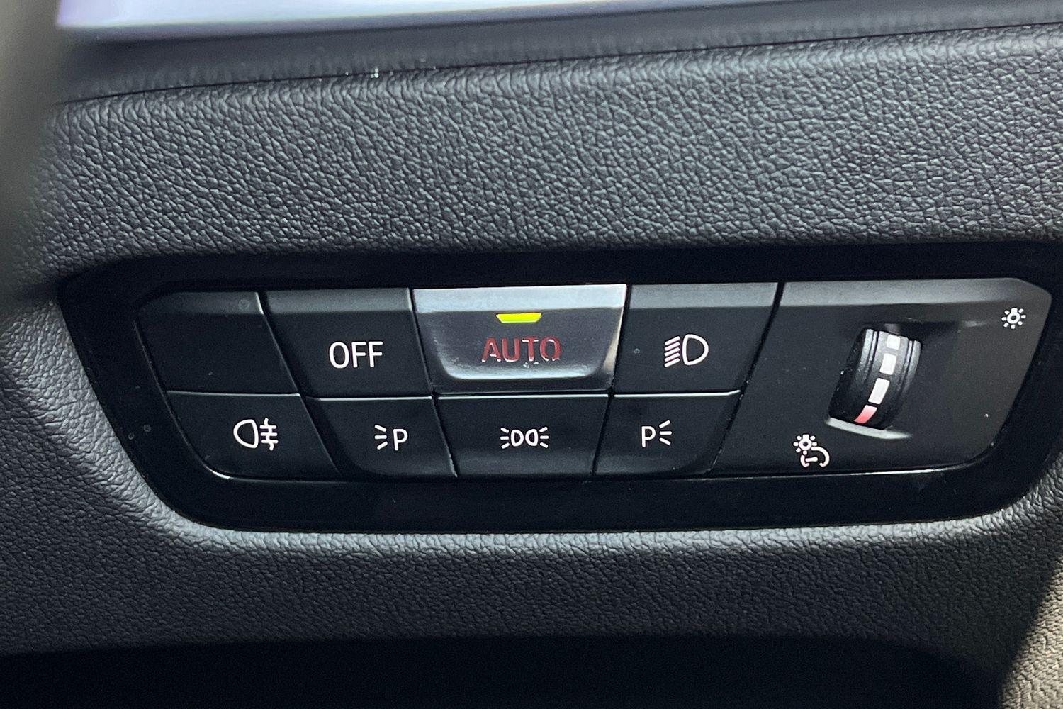 BMW 2 Series Photo 38