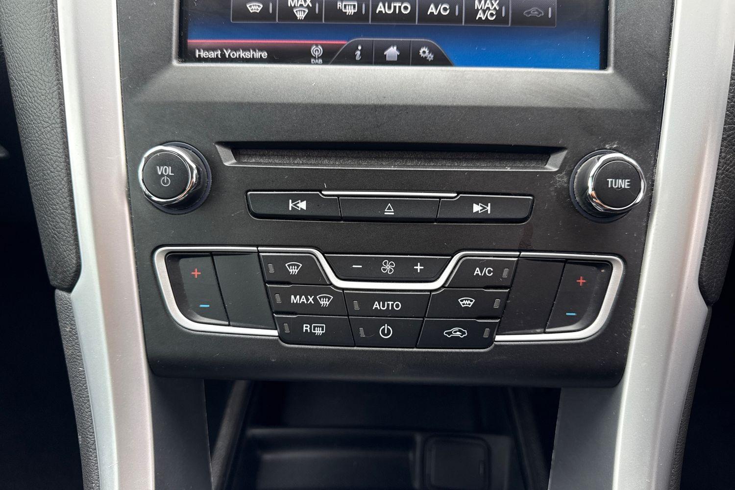 Ford MONDEO Photo 26